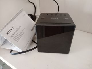 Radio despertador SONY ICF-C1