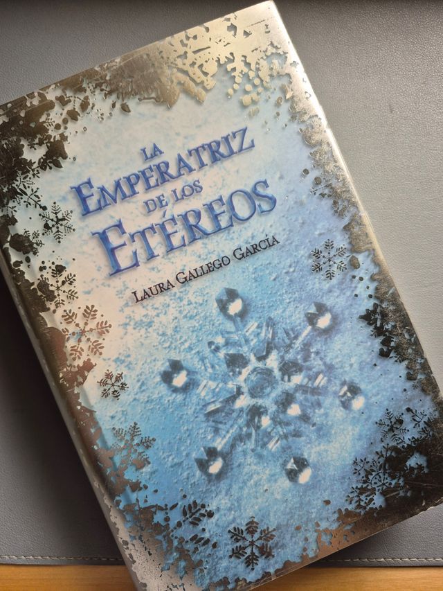 LA EMPERATRIZ DE LOS ETEREOS (Spanish Edition)