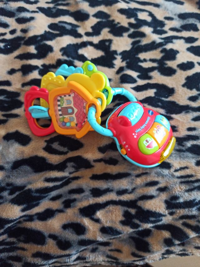 Sonajero llave, peluches mini elefante y león