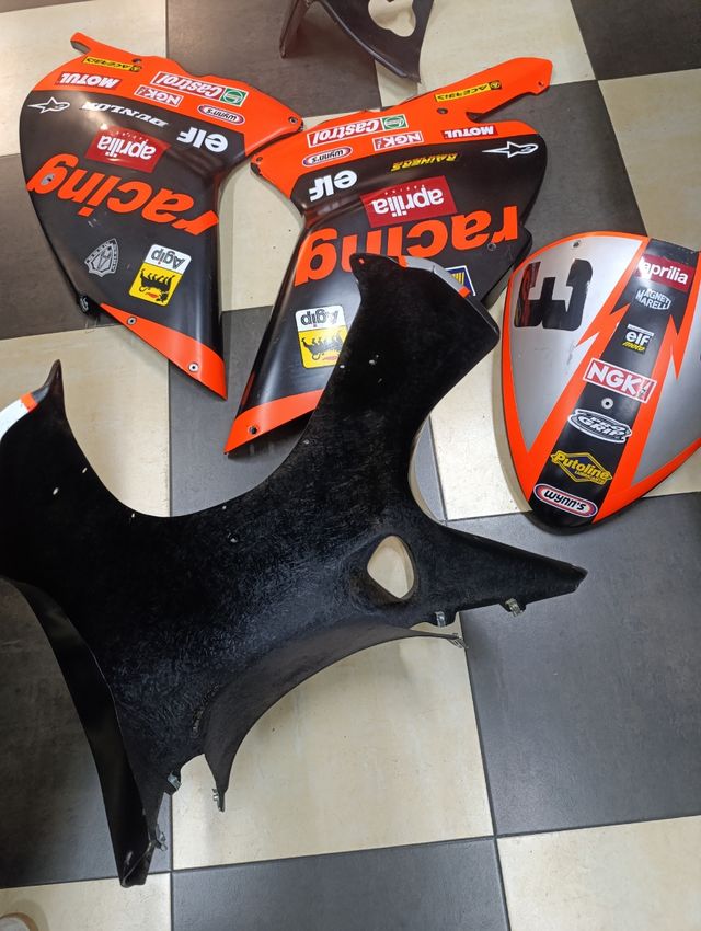 Carenados fibra circuito Aprilia rs250