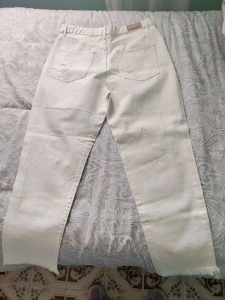 Pantalón vaquero blanco
