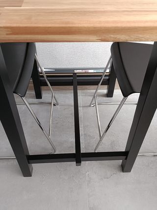 Conjunto mesa alta a estrenar con taburetes Ikea