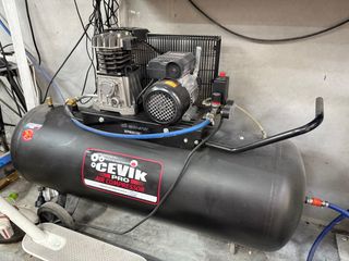 Compresor de Aire 300 litros monofasico