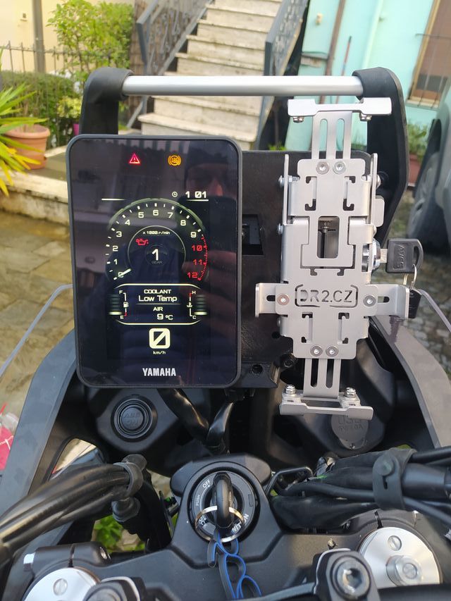 Tenere 700 soporte pantalla y telefono !