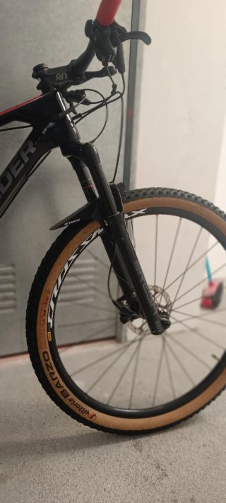 Bicicleta  de carbono en perfecto estado