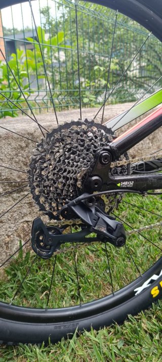 Bicicleta  de carbono en perfecto estado