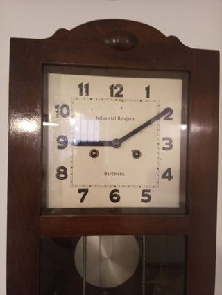 reloj de péndulo antiguo