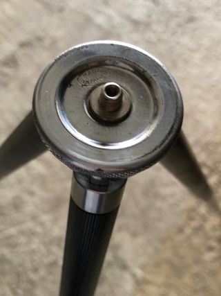 Trípode Antiguo de Laton