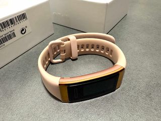 Huawei Band 4 Pro. Rosa