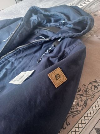 Chaqueta con etiqueta