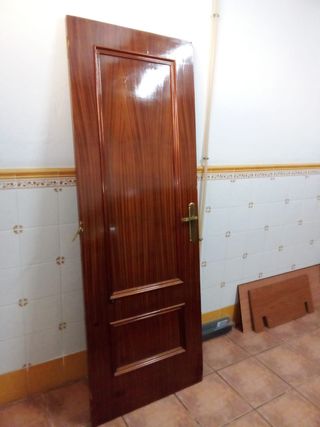 Puerta de madera