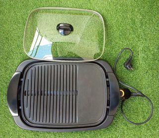 Parrilla eléctrica c/tapa de cristal y termostato