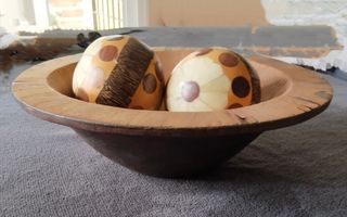 Centro de mesa de bolas y cuenco