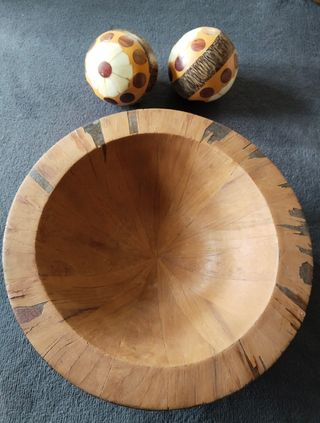 Centro de mesa de bolas y cuenco