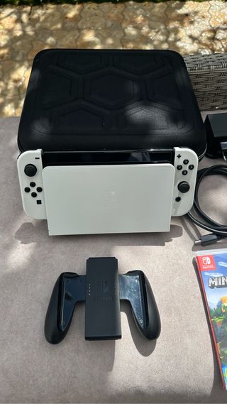 Nintendo Switch (modello OLED)