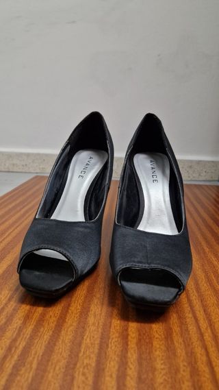 Zapatos de fiesta de raso