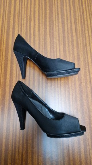 Zapatos de fiesta de raso