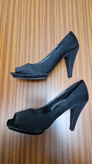 Zapatos de fiesta de raso