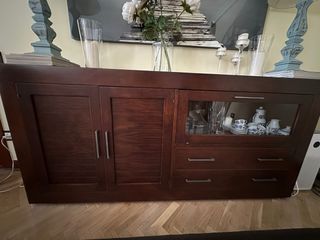 Aparador vitrina estilo colonial