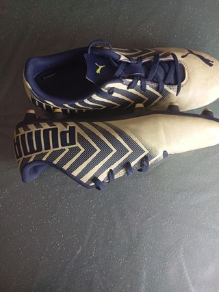 Botas de fútbol puma