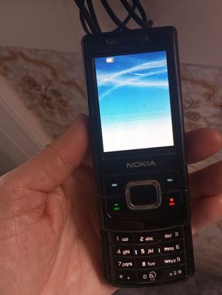 Móvil Nokia deslizante vintage