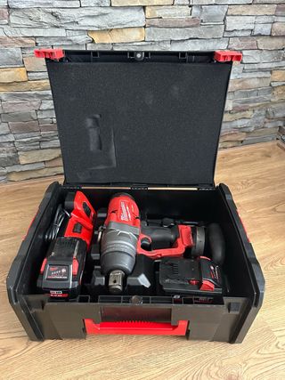 Tornillo de impacto MILWAUKEE M18 FUEL ONEFHIWF1802X  2 baterías 18V 8Ah