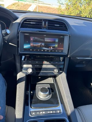 Jaguar F-Pace 2016