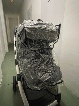 Cochecito de bebé con capazo y silla de coche Be Cool