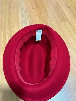 Sombrero de lana rojo de mujer