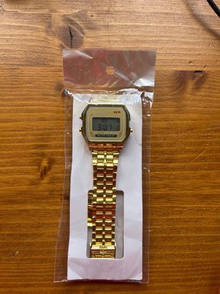 Reloj casio dorado