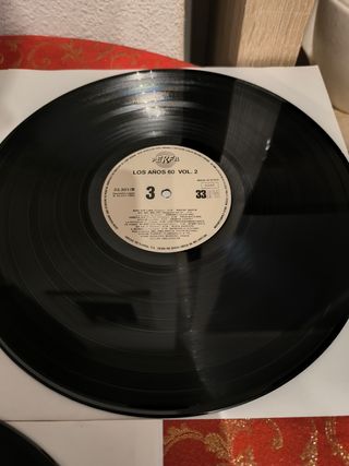 Los Años 60 Vol.2. Triple Disco Recopila