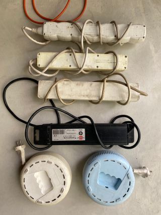 5 regletas, diferentes precios, electricidad
