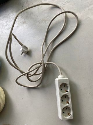 5 regletas, diferentes precios, electricidad