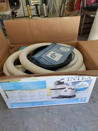 Depuradora y piscina desmontable