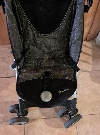 Trona Jane con ruedas con frenos en las 4 ruedas.