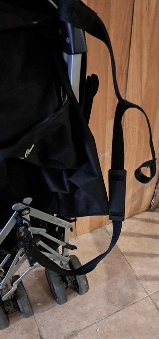 Trona Jane con ruedas con frenos en las 4 ruedas.