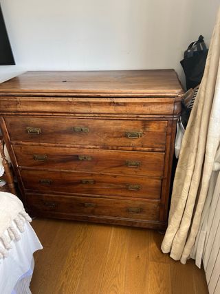 Cómoda antigua