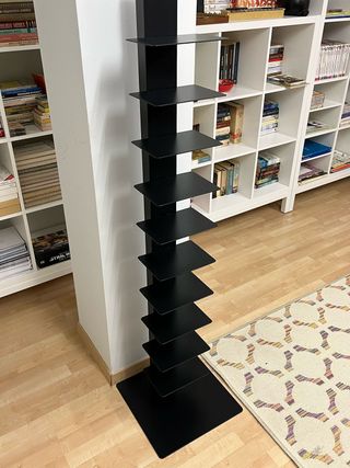 Estantería de estilo industrial fabricada en acero