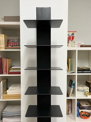 Estantería de estilo industrial fabricada en acero