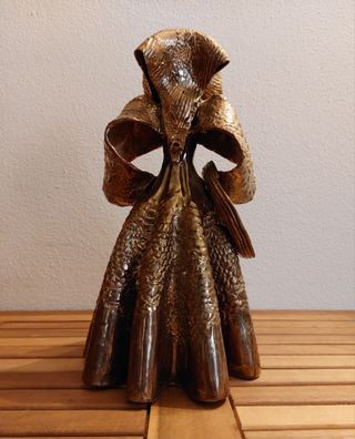 Statuina sarda ceramica dorata