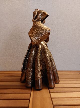 Statuina sarda ceramica dorata