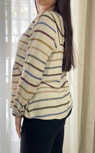 Camisa de rayas con adorno en espalda