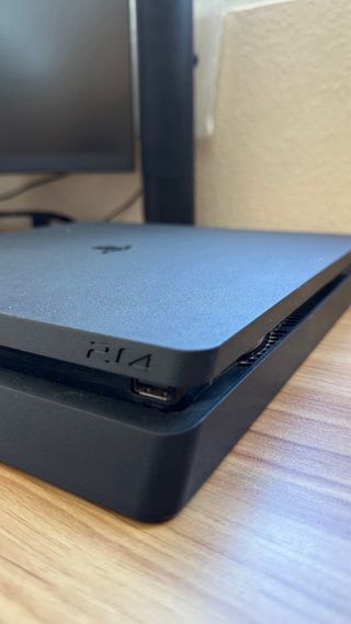 PS4 slim 1tb