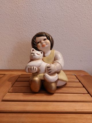 Statuina Thun bambina con gatto