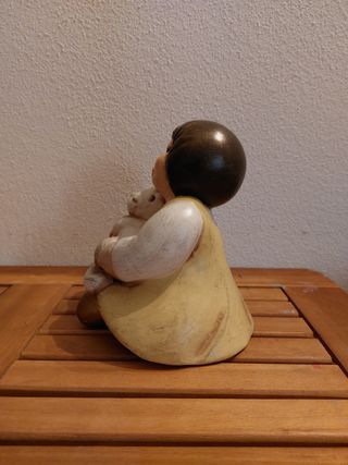 Statuina Thun bambina con gatto