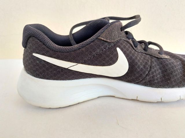 Scarpe Nike numero 37.5 (calza numero 36) nero