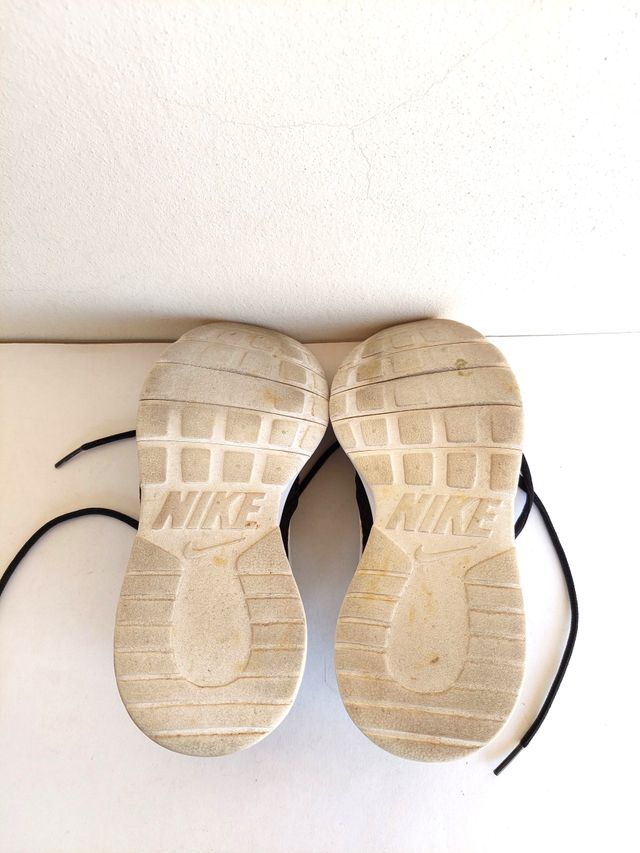 Scarpe Nike numero 37.5 (calza numero 36) nero