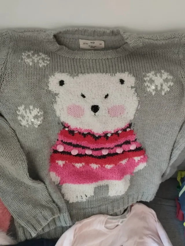 Lote 5 jerseys niña 10 años.