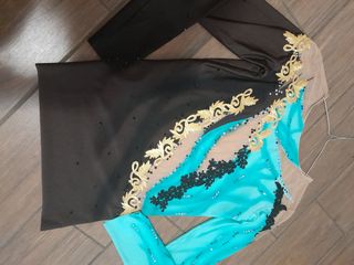 Completo pattinaggio danza