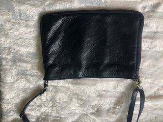 Bolso de piel y pelo rojo/granate